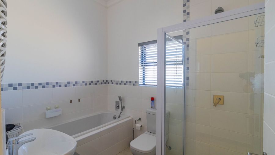 3 Bedroom Property for Sale in Sandy Point Beach Estate Western Cape